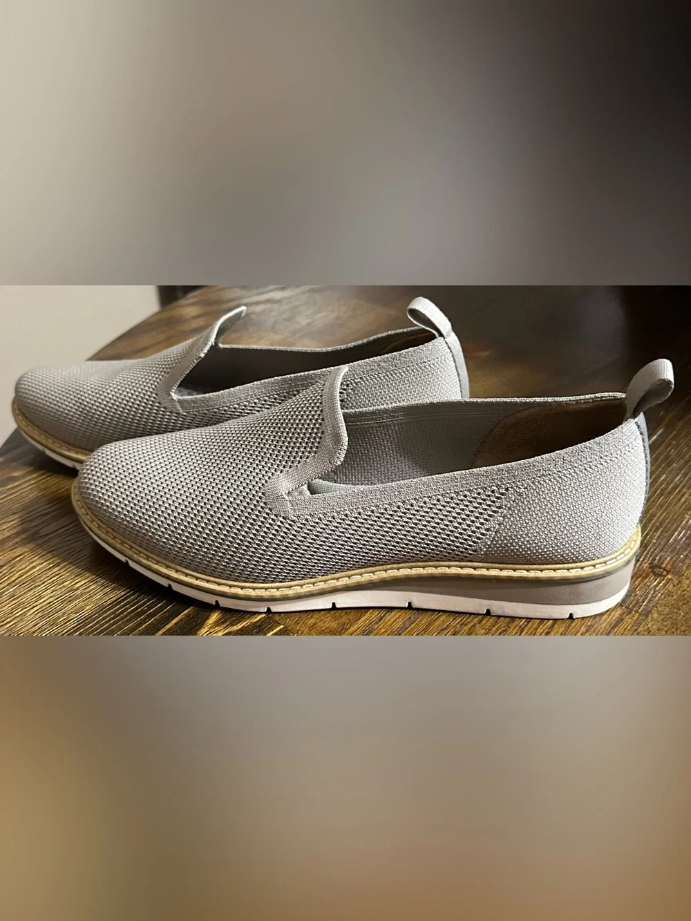 Ladies Me Too slip ons size 7M